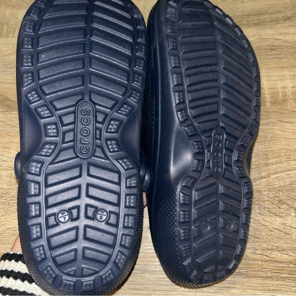 Classic Crocs Navy Blue Faux Fur Gray Lining Clog Women's Size 9 men 7 - Picture 5 of 5